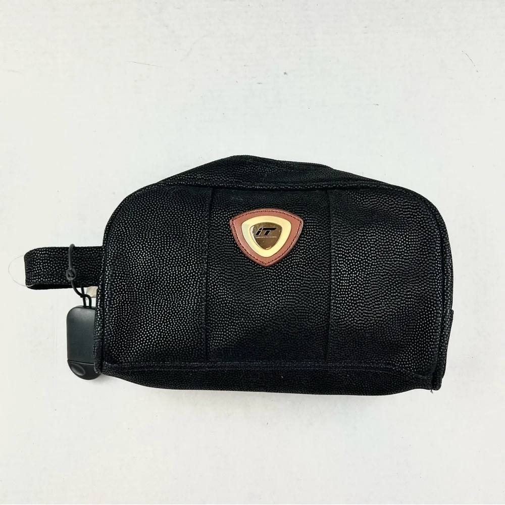 International Travelers Unisex Black Cosmetics or Toiletry Bag